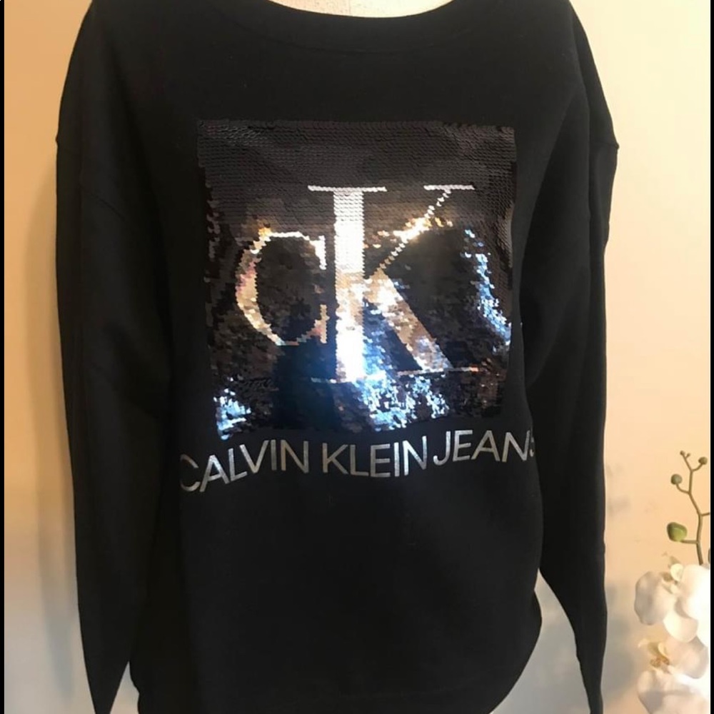 NWT Calvin Klein sequin sweatshirt - Medium